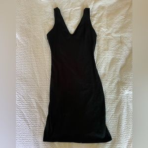 V-NECK COMFY DRESS - SIZE S
